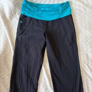 Y2K VINTAGE Tuff Athletics Teal and Black Active Capris